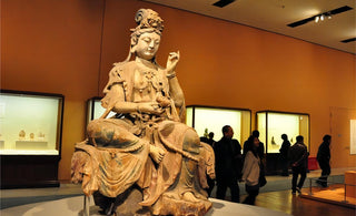 Exploring the Tranquil Beauty of Chinese Guanyin Statues with Oriental Aesthetics