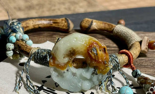 Sacred Symbols: Exploring Tibetan Bracelets with Three-Eyed Dzi Beads