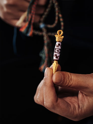 Three-Eye Lotus Padmasambhava Totem Pendant – Tibetan Dzi Bead with Gold-plated Accents
