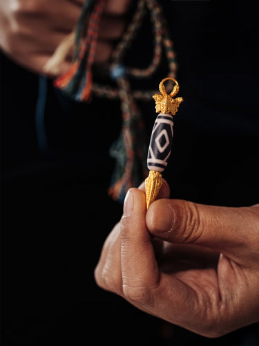 Tiger Tooth Dzi Bead Pendant with Gold-Plated Accents – Courage and Protection Amulet