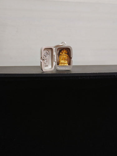Fudō Myōō Travel Shrine Pendant – Gold-Plated Inner Guardian in a Portable Silver Locket