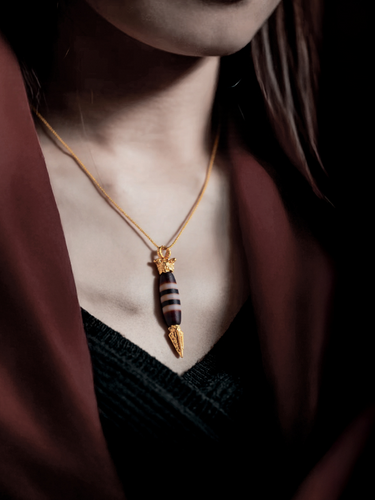 Three-Line Dzi Bead Pendant with Gold-Plated Design – Spiritual Energy Amulet