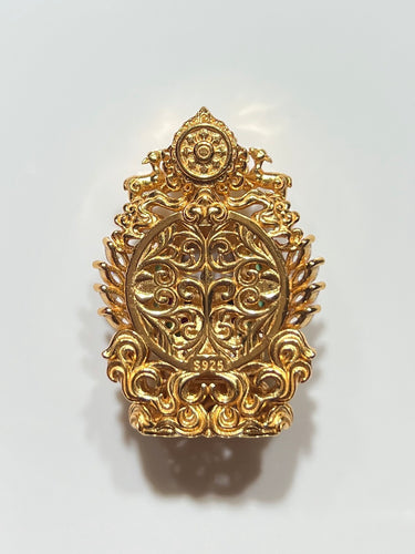 The Four-Armed Avalokiteshvara Pendant – Green Garnet and Diamond-Inlaid Designgg