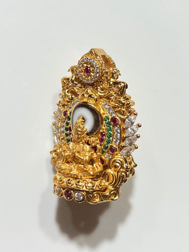 The Four-Armed Avalokiteshvara Pendant – Green Garnet and Diamond-Inlaid Designgg