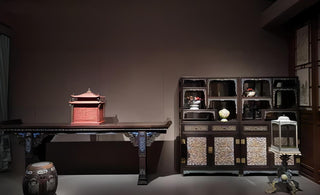 How Does the Design of Chinese Royal Furniture Reflect Traditions of Nobility and Grandeur?