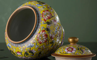 Unveiling the Elegance: The General's Jar – A Rare Treasure in Porcelain