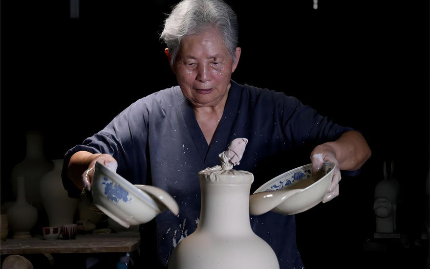 Beauty in Simplicity: Classic Porcelain Vases and the Subtle Craftsmanship