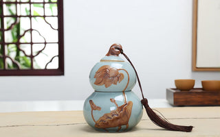 Cultural Icons: What Symbolic Significances Are Embedded in Lotus Patterns on Jars?