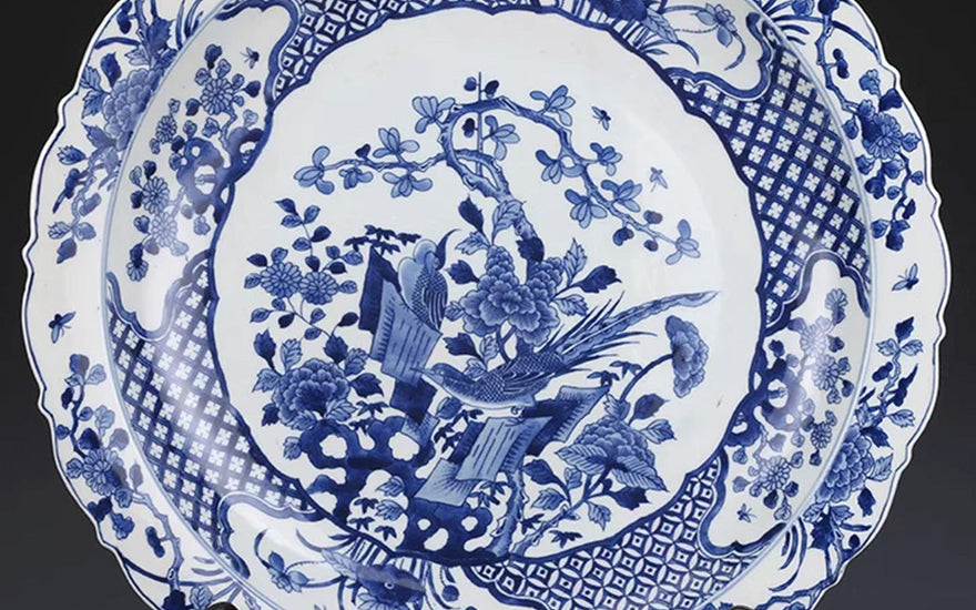 "The Blue and White Flowers Out of the Hairpin" - An Analysis of the Characteristics of Qing Dynasty Blue and White Porcelain of Various Periods