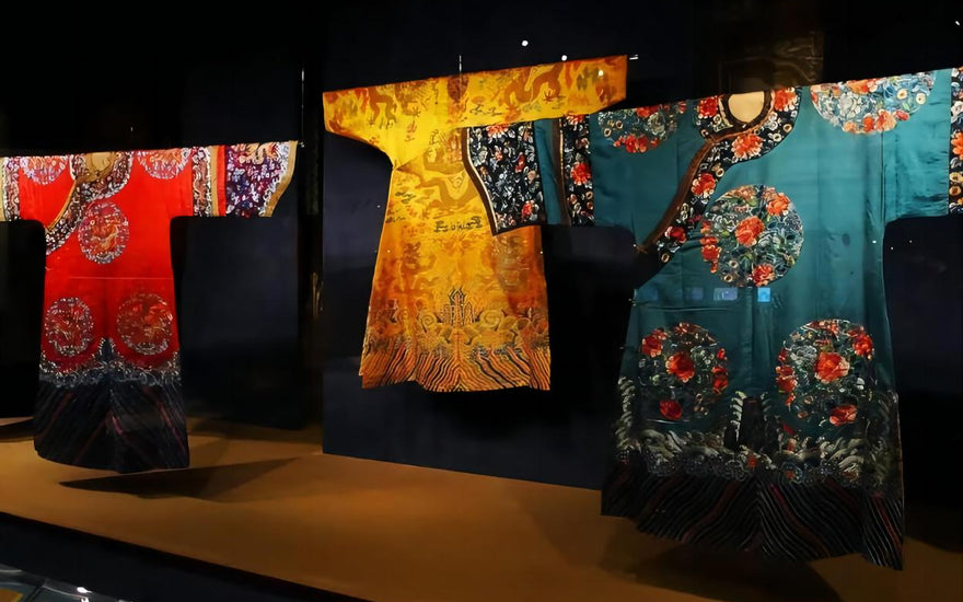 Dunhuang Silk Tunic Dresses: Classic Garments Fusing Tradition and Modernity