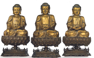 What is the difference between Tibetan and Chinese Buddhist statues?