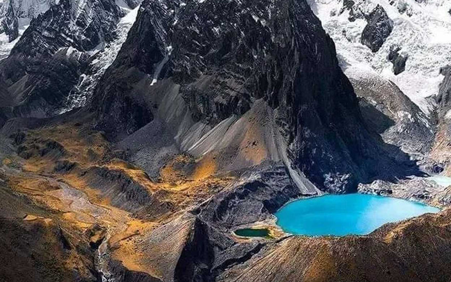 Threads of Enlightenment: The Spiritual Significance of Nepal Prayer Flags