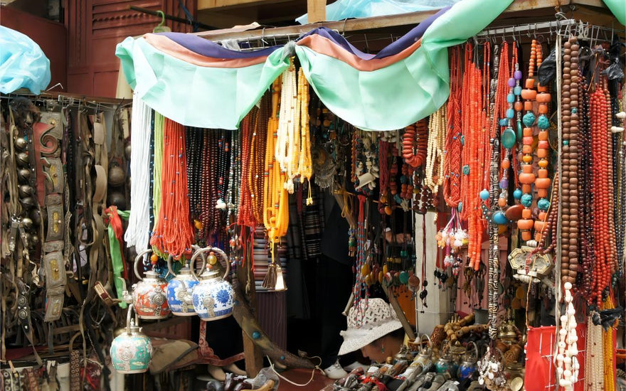 Regal Adornments: Opulent Tibetan Accessories of the Qing Dynasty
