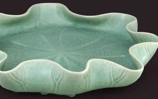 Artistic Splendor: The Grace and Sophistication of Porcelain Pen Containers