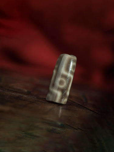 Rare Nine-Eye Dzi Pendant – Spiritual Protection and Energy Flow
