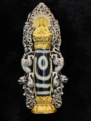 Tsongkhapa Blessing Pendant – Dzi Beads with Gold-Plated Tsongkhapa for Protection and Spiritual Guidance