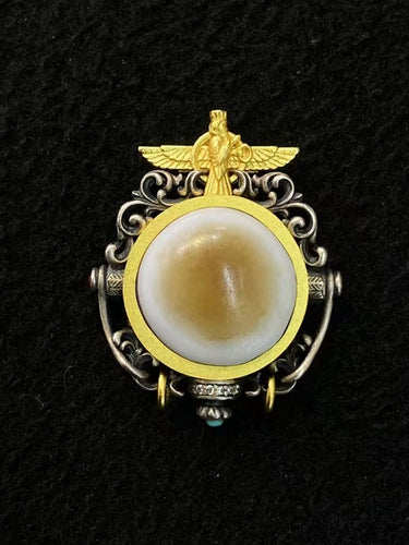 Blessing Guardian Pendant – Dzi Beads with Gold-Plated Sheep Eye Design for Protection