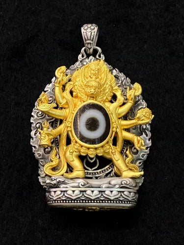 Fearless Strength Pendant – Dzi Beads with Gold-Plated Mahakala Design